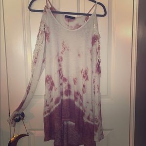 🛍Cold Shoulder Tie Dye Tee🛍